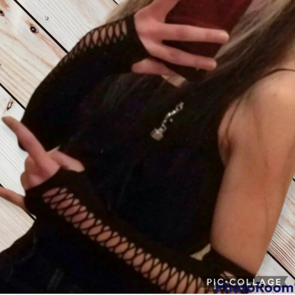 One size fingerless lace up style gloves goth, cosplay - Picture 8 of 15